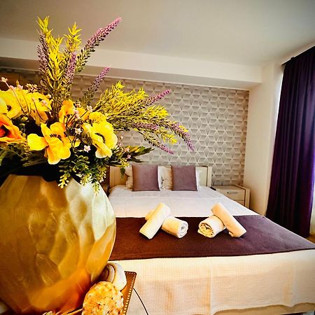 Lira Beach Studio Mamaia Luaran gambar