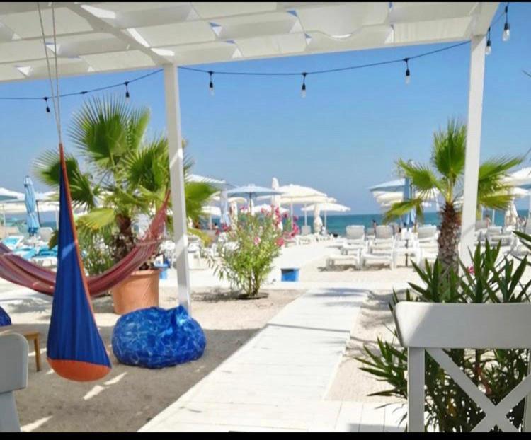 Lira Beach Studio Mamaia Luaran gambar